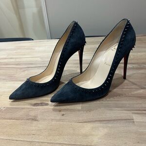 Christian Louboutin Carbon Grey Suede Leather Anjalina 100 Heels Size 39.5 9.5US